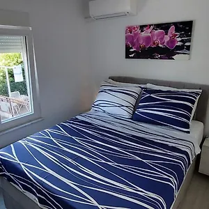 apartman-perunika.primorje-gorskikotar.com/
